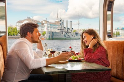 Ужин-круиз вдоль Северных островов с живой музыкой на теплоходе Ряпушка