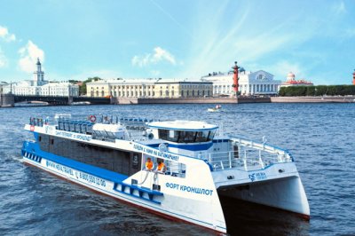 Скоростной катамаран в Кронштадт и обратно