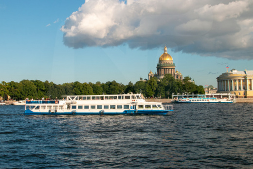 На теплоходе по Неве и Финскому заливу «Балтийский круиз»