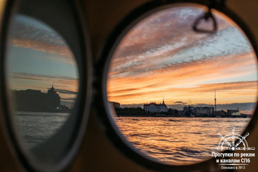 Закатный круиз в Финский залив на однопалубном теплоходе