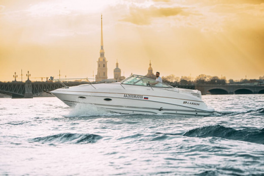 Прогулка 2,5 часа на яхте Ларсон к Лахте с выходом в Финский залив 