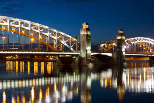 Блеск ночных набережных: прогулка на теплоходе и развод мостов 