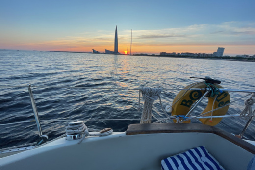 Закат на парусной яхте Закат на парусной яхте