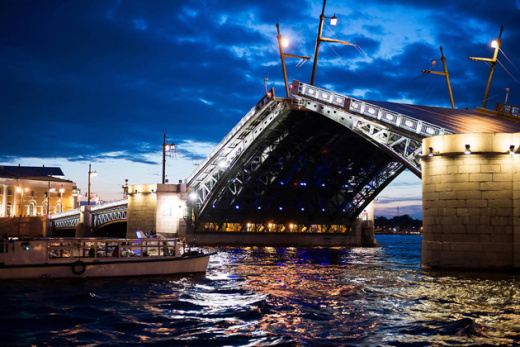 Ночная прогулка под разводными мостами по рекам и каналам Петербурга Ночная прогулка под разводными мостами по рекам и каналам Петербурга